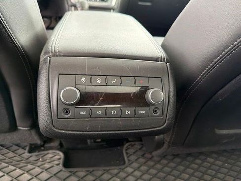 Used 2015 GMC Acadia SLT w/ Technology Package AWD/4WD image 14