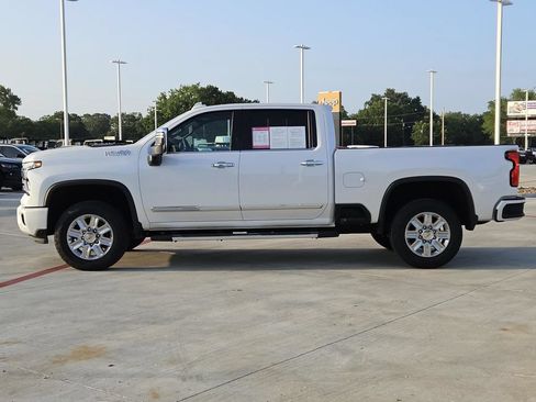 Used 2025 Chevrolet Silverado 2500 High Country w/ Technology Package AWD/4WD image 4