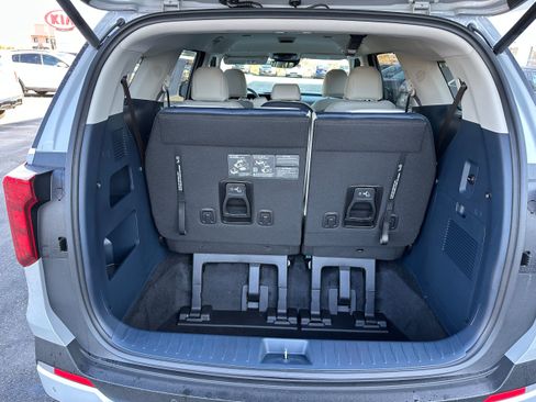 New 2026 Kia Carnival EX FWD image 10