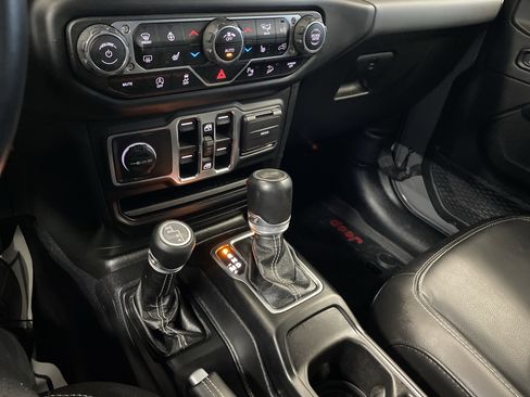 Certified 2021 Jeep Wrangler Unlimited Sahara image 15