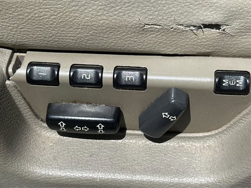 Used 2004 Volvo XC90 2.5T image 27