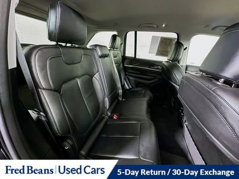 Used 2023 Jeep Grand Cherokee Limited w/ Black Appearance Package image 29