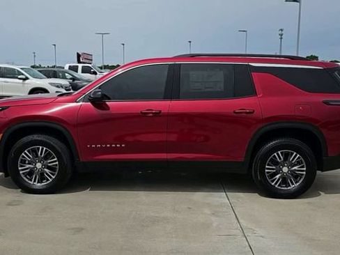 New 2026 Chevrolet Traverse LT w/ Driver Confidence Package AWD/4WD image 5
