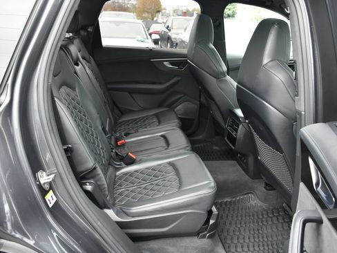 Used 2023 Audi SQ7 Prestige w/ Prestige Package AWD/4WD image 26