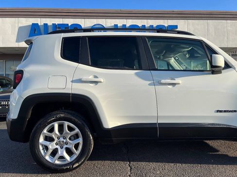 Used 2018 Jeep Renegade Latitude AWD/4WD image 34