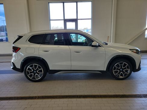 Used 2025 BMW X1 xDrive28i w/ Technology Package AWD/4WD image 4