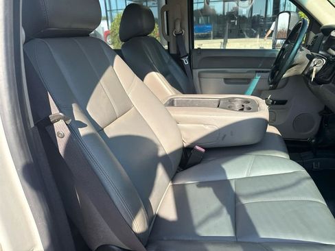 Used 2012 Chevrolet Silverado 3500 W/T AWD/4WD image 18