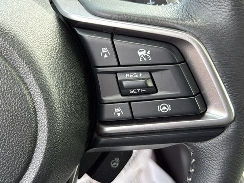 Used 2025 Subaru Outback Limited AWD/4WD image 14