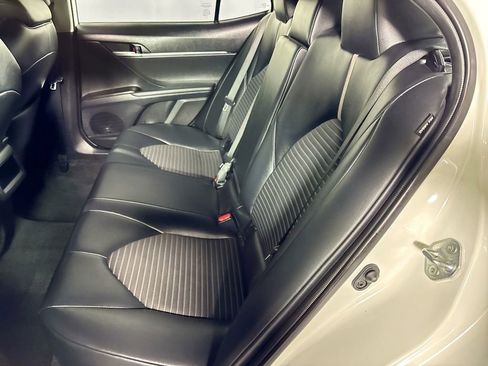 Used 2023 Toyota Camry SE image 19
