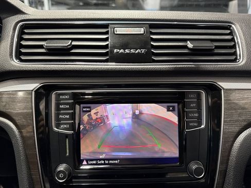 Used 2018 Volkswagen Passat 2.0T SE FWD image 94