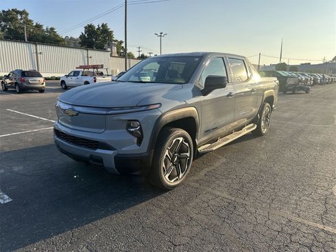 New 2026 Chevrolet Silverado EV LT image 4