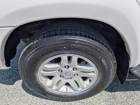Used 2004 Toyota Tundra Limited image 12