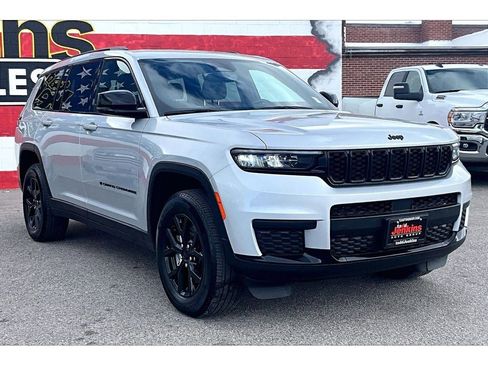 Used 2024 Jeep Grand Cherokee L Laredo AWD/4WD image 12