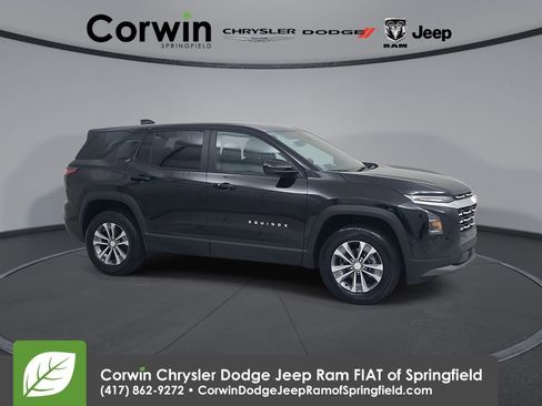 Used 2026 Chevrolet Equinox LT FWD image 1
