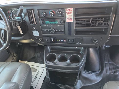 Used 2020 Chevrolet Express 3500 w/ Driver Convenience Package RWD image 21