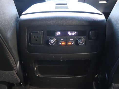 Used 2017 GMC Yukon XL SLT image 22