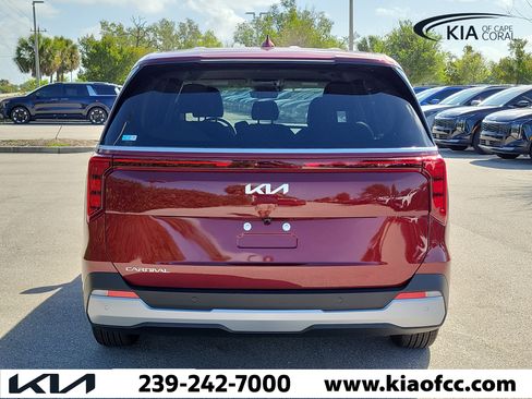 New 2026 Kia Carnival FWD image 5