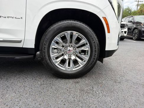 Used 2025 GMC Yukon Denali RWD image 31