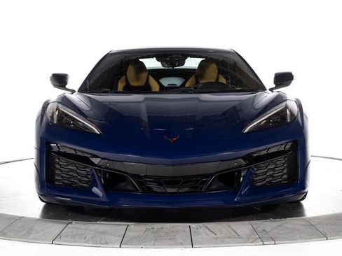 Used 2025 Chevrolet Corvette Z06 RWD image 9