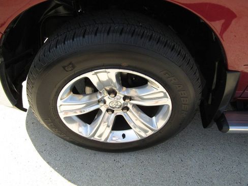 Used 2017 RAM 1500 Classic SLT w/ SLT Plus D←cor Group AWD/4WD image 19