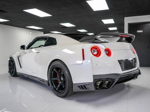 Used 2014 Nissan GT-R Premium AWD/4WD image 5