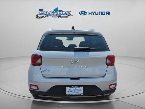 Used 2022 Hyundai Venue SEL FWD image 7