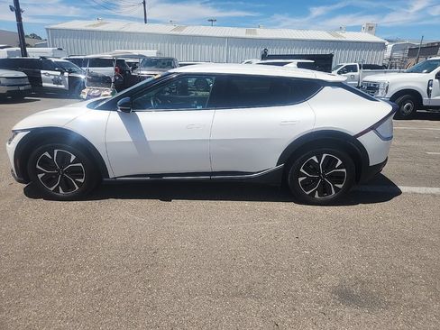 Certified 2024 Kia EV6 Wind RWD image 9
