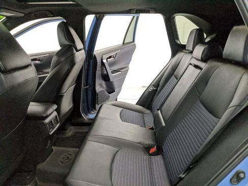 Used 2022 Toyota RAV4 XSE AWD/4WD image 16
