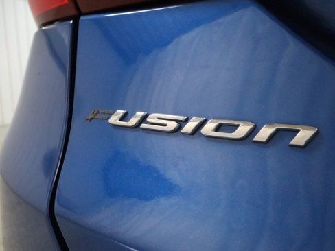 Used 2017 Ford Fusion SE w/ Fusion SE Technology Package FWD image 22
