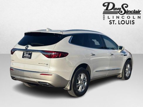 Used 2018 Buick Enclave Premium image 3