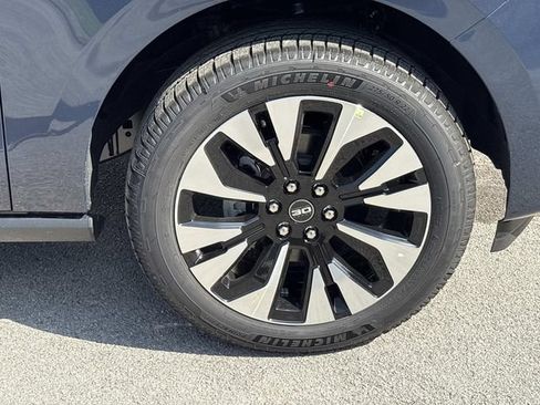 New 2027 Ford Expedition Platinum AWD/4WD image 9