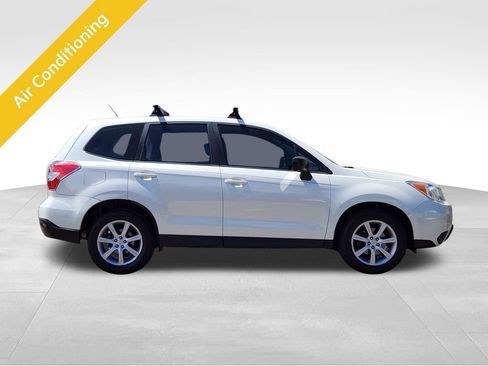Used 2015 Subaru Forester 2.5i AWD/4WD image 4