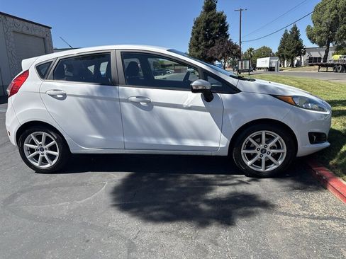 Used 2015 Ford Fiesta SE w/ Equipment Group 201A FWD image 14