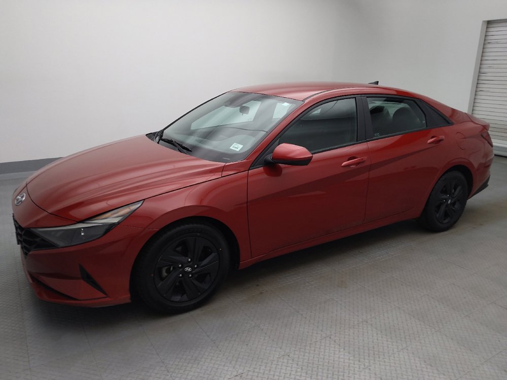 Used 2023 Hyundai Elantra SEL w/ Cargo Package FWD image 2