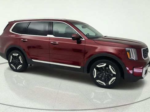 Used 2024 Kia Telluride S FWD image 8