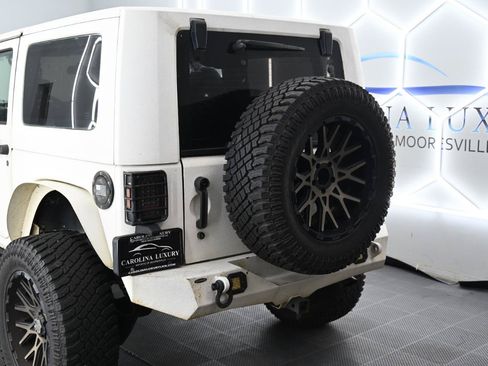 Used 2009 Jeep Wrangler X AWD/4WD image 13