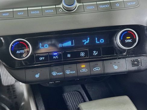 Used 2025 Hyundai Elantra SEL FWD image 27