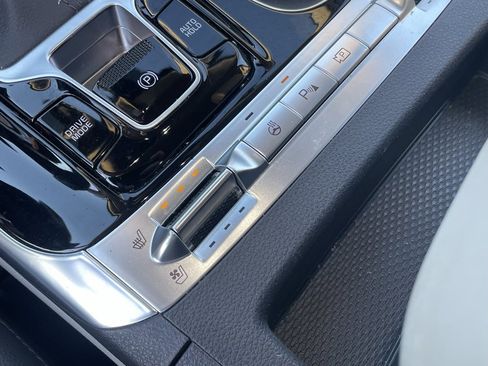 Used 2023 Kia Carnival SX Prestige image 19