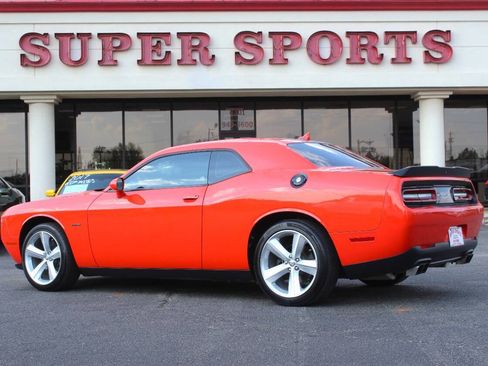 Used 2018 Dodge Challenger R/T w/ Blacktop Package RWD image 6