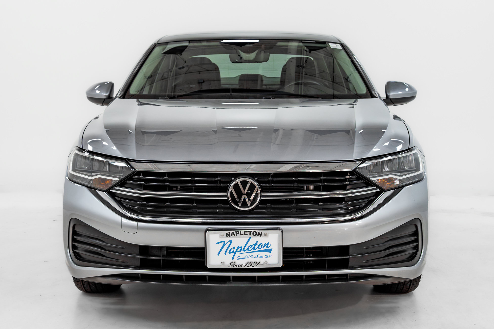 Used 2024 Volkswagen Jetta SE w/ Panoramic Sunroof Package FWD image 4