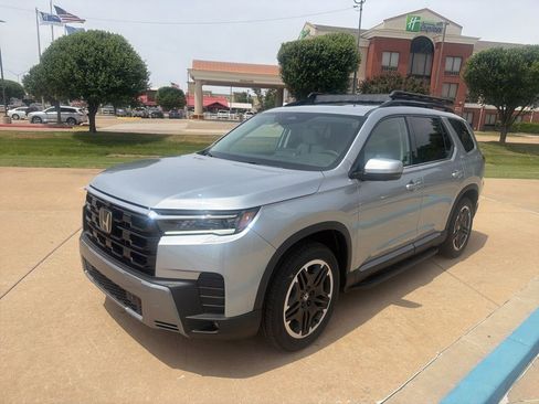 New 2026 Honda Pilot Touring image 4