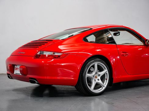 Used 2005 Porsche 911 Carrera RWD image 34