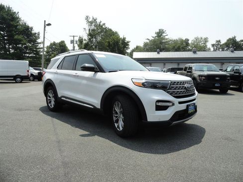 Used 2022 Ford Explorer Limited w/ Equipment Group 301A image 3