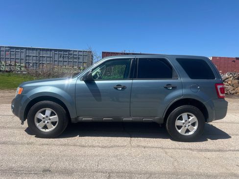 Used 2011 Ford Escape XLS w/ 101A Rapid Spec Order Code image 4