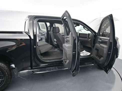 Used 2025 Chevrolet Silverado 1500 RST AWD/4WD image 13