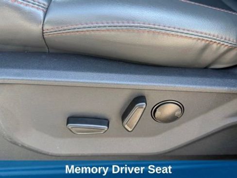 Used 2025 Ford Expedition Active AWD/4WD image 13