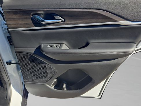 New 2025 Jeep Grand Cherokee Limited image 28