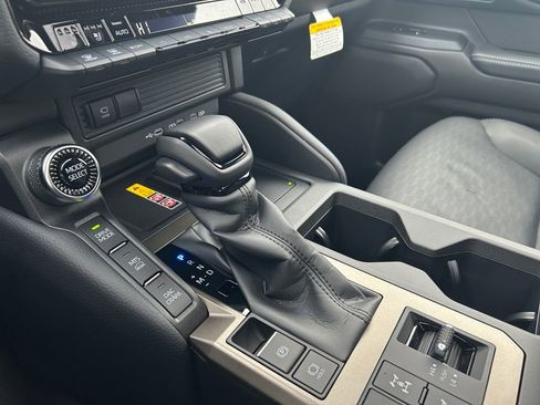 Used 2025 Toyota Land Cruiser PREMIUM image 20