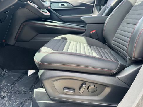 New 2026 Ford Explorer ST-Line w/ ST-Line Street Pack AWD/4WD image 5