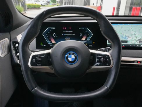 Used 2024 BMW iX xDrive50 w/ Premium Package AWD/4WD image 14